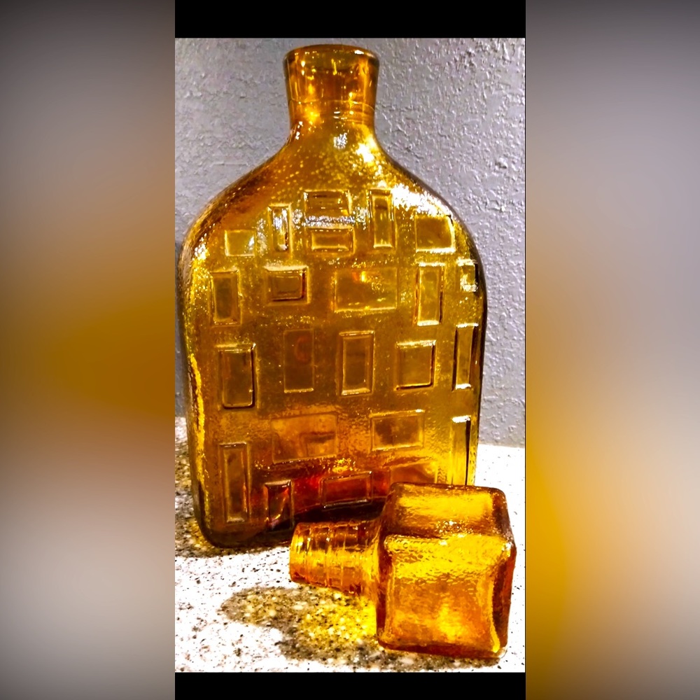 RARE MCM Vtg. Italy Empoli Amber Wheat Glass Decanter, Square Stop, Embossed